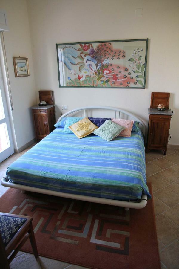 La Maddalena Los Flamingos住宿加早餐旅馆 外观 照片