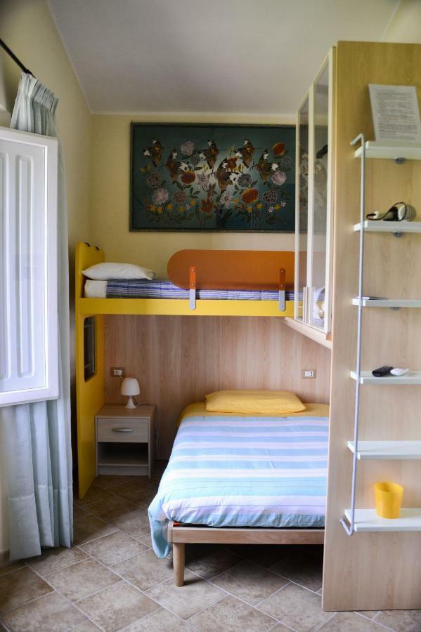 La Maddalena Los Flamingos住宿加早餐旅馆 外观 照片